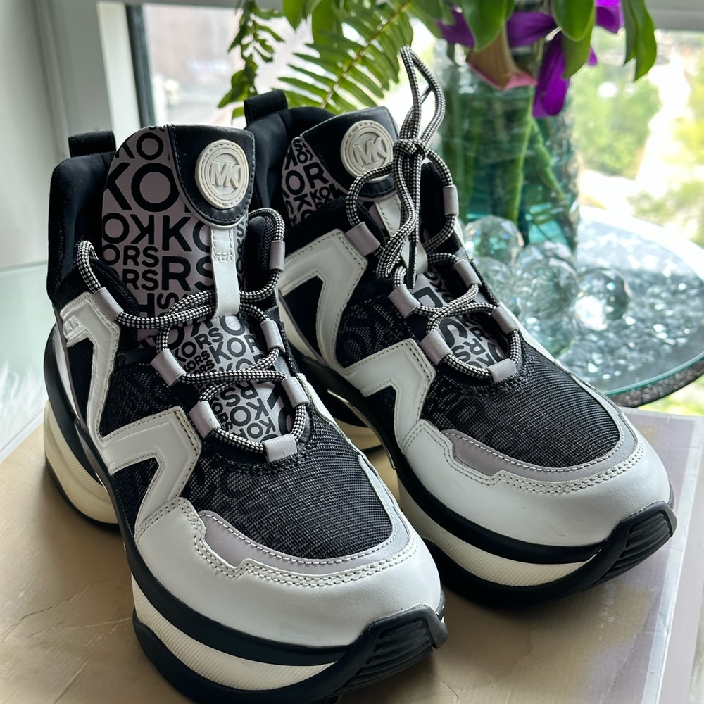 Micheal Kors Sneakers Logo Monogram